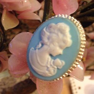 Vintage 925 lucite cameo ring